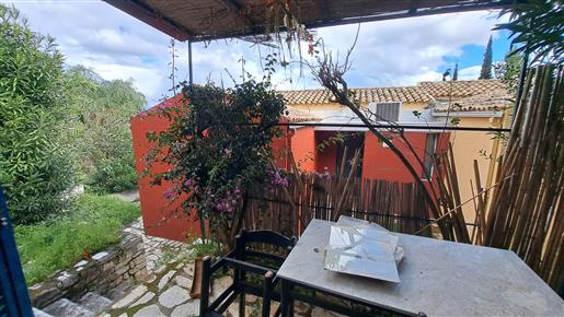 2 Wohnungen zum Verkauf In Barbati, Korfu