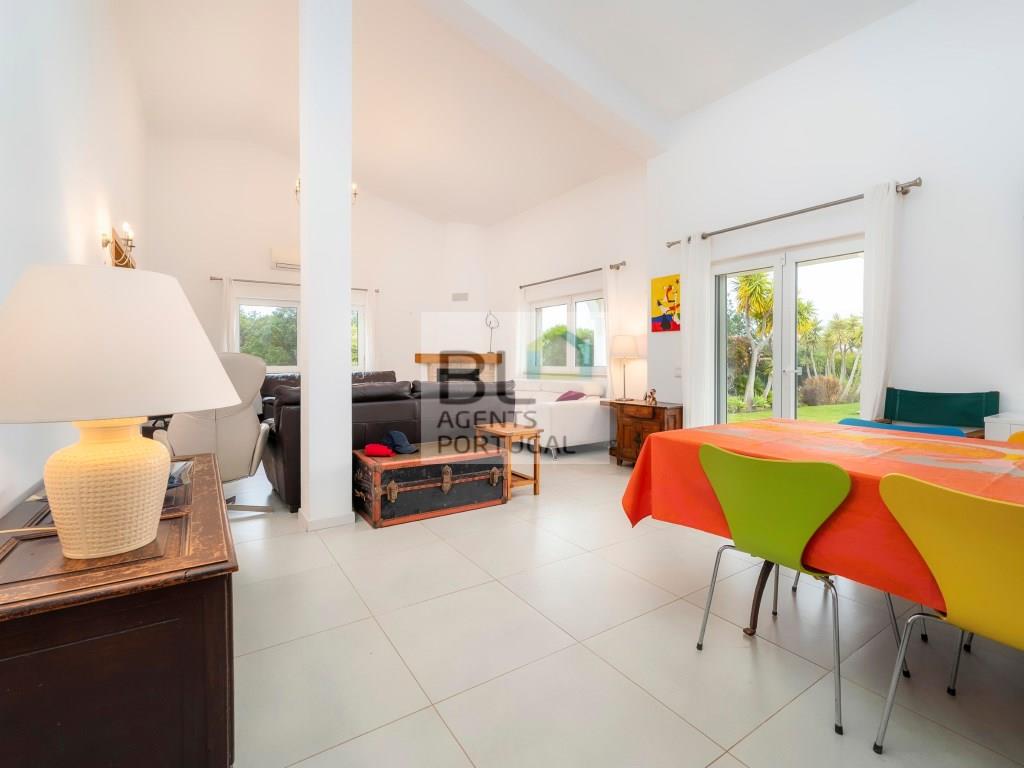 Elegant 4+1 Bedroom Single-Storey Villa with Private Pool in Moncarapacho