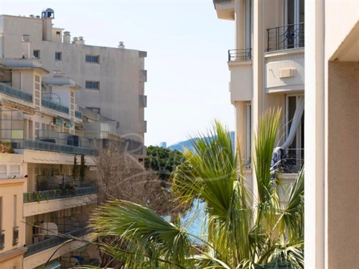 2 room apartment Juans les Pins 100 meters from the sea