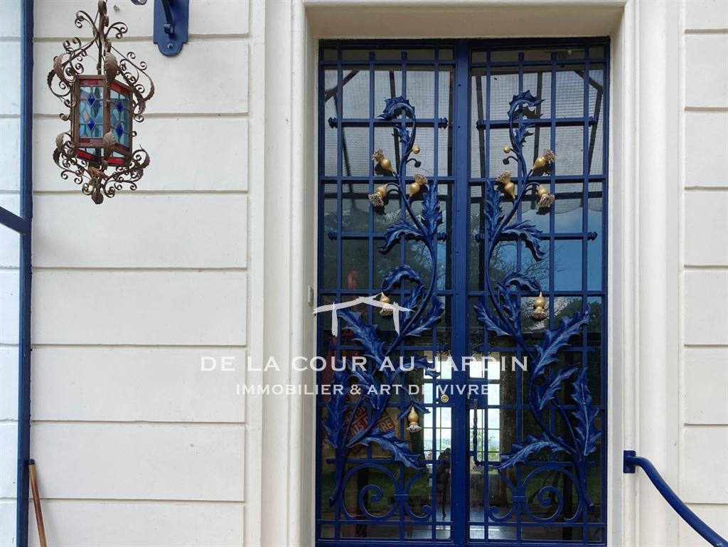 An Architectural Jewel overlooking the Yonne Manoir de Caractère