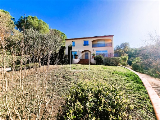 Magnificent property where tranquility reigns, 10km from the sea, close to Argelès sur Mer and Coll