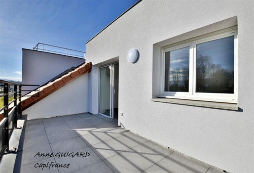 Dpt Ain (01), for sale Belley 4-room apartment of 93.37 m², cellar and private parking