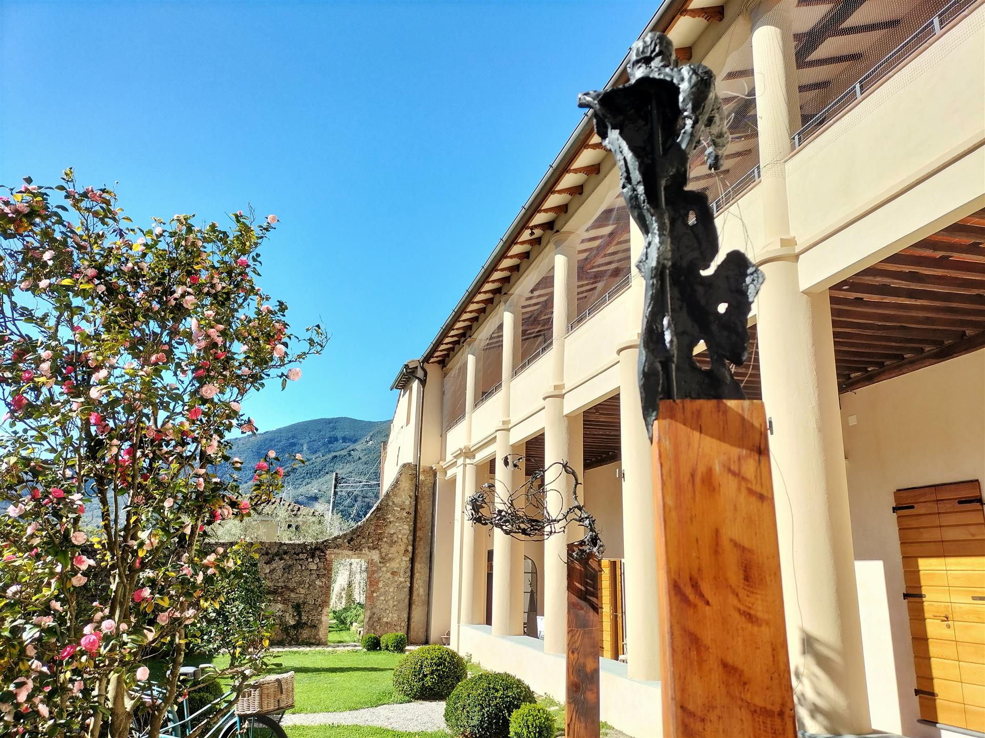 Ex Monastero
