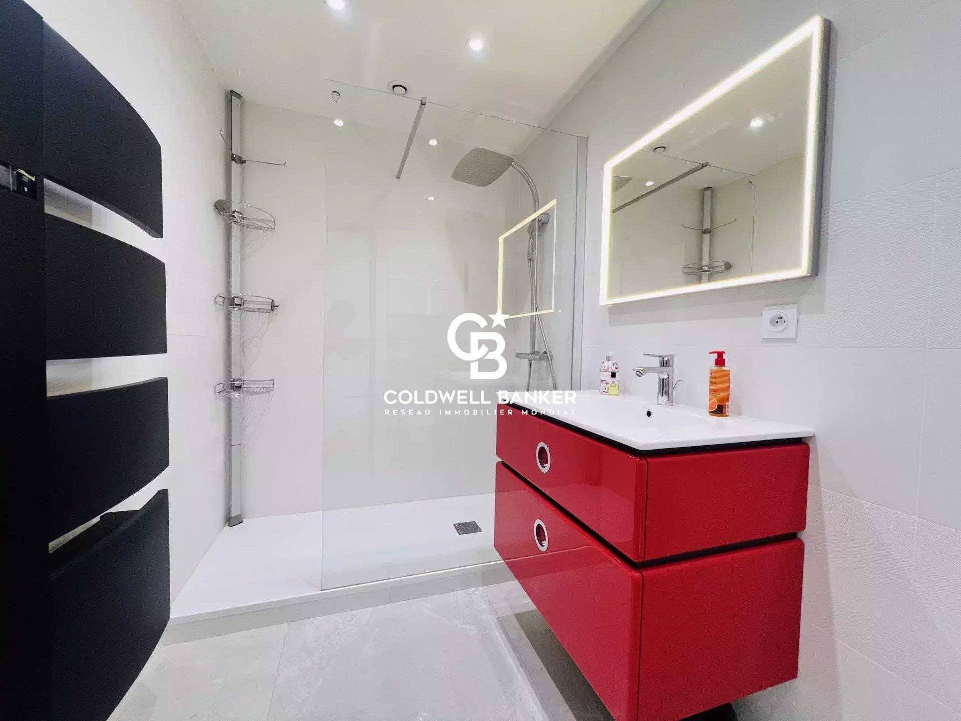 Renovated Apartment Near Beach and Amenities