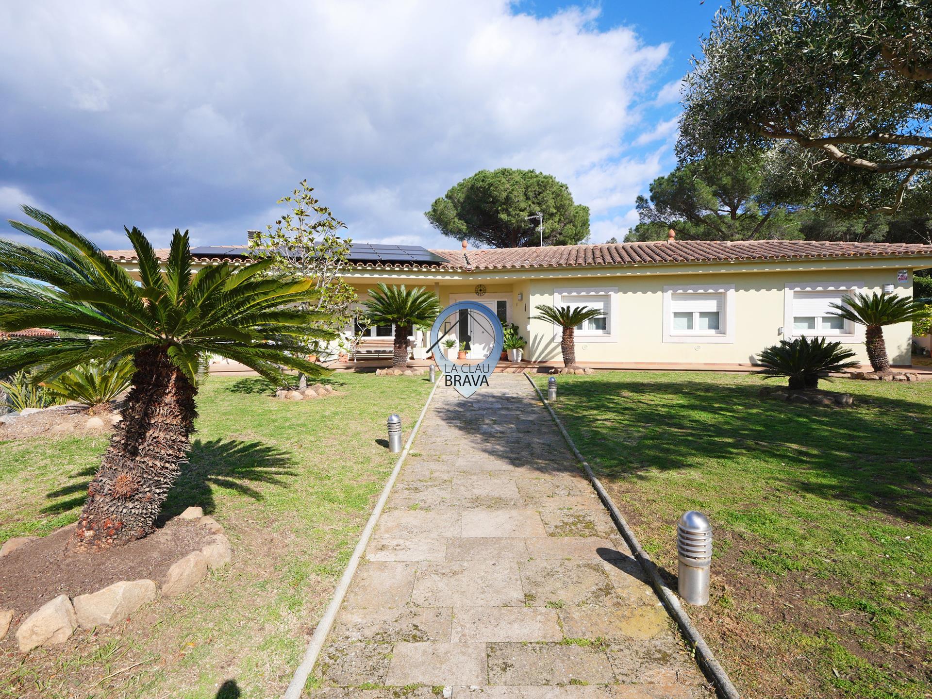 Villa F8 De Plain-Pied À Mas Trempat, Santa Cristina D'aro