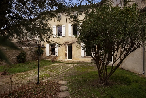 Charme en karakter: Dorpshuis in Rouffiac d'Aude 312m2