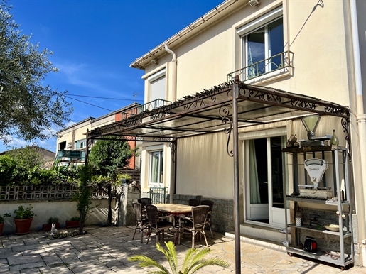 T5 House for Sale in Carcassonne with attached studio