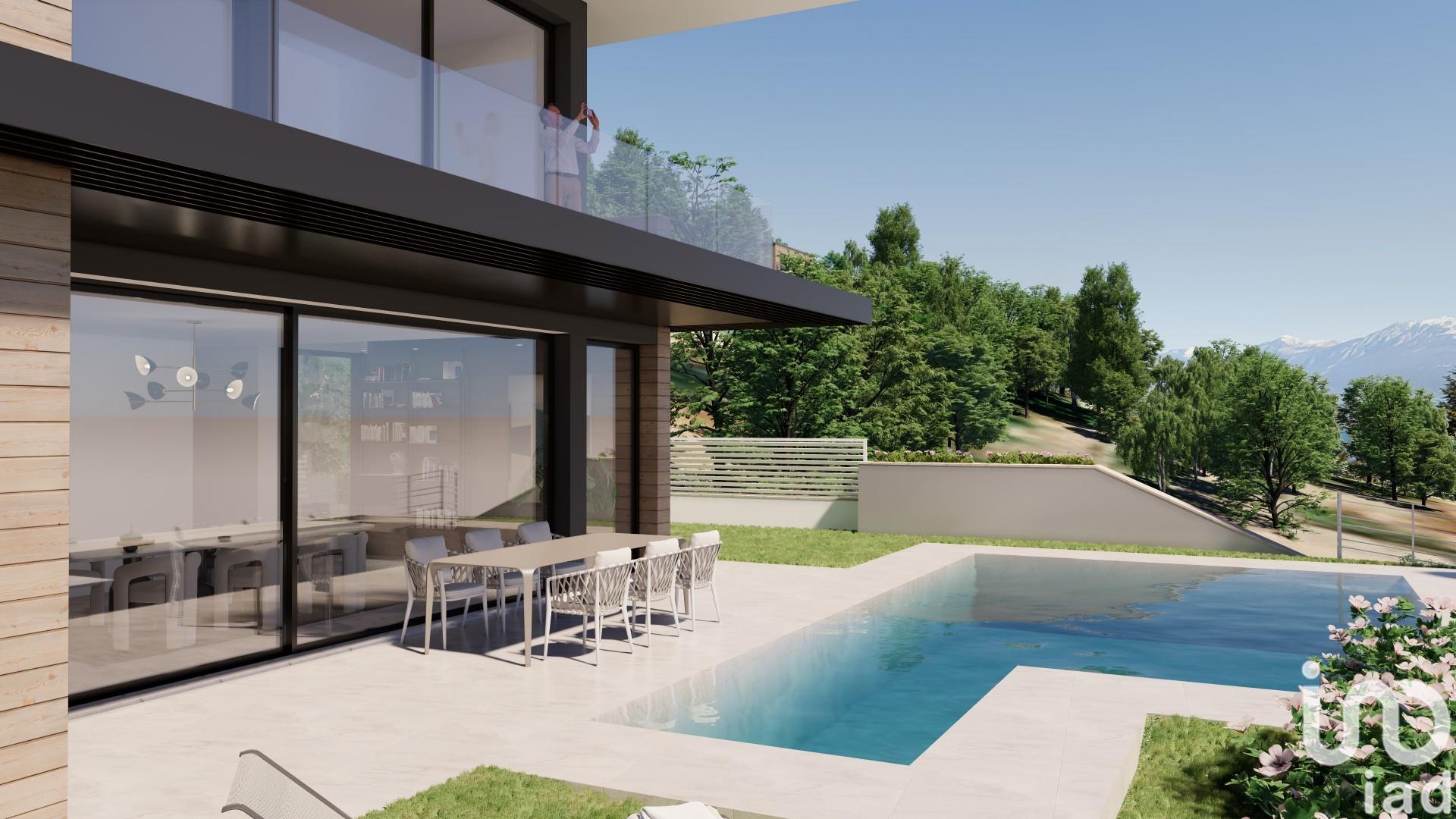 Sale Detached house / Villa 334 m² - 3 bedrooms - Lonato del Garda