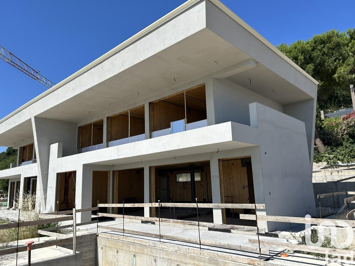 Sale Detached house / Villa 334 m² - 3 bedrooms - Lonato del Garda