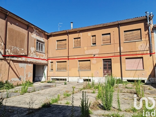 Vendita Palazzo / Stabile 550 m² - 18 camere - Bovolone