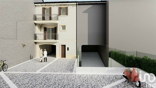 Sale Detached house / Villa 172 m² - 3 bedrooms - Bussolengo