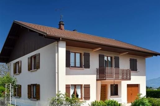 Dpt Haute Savoie (74), à vendre Cornier maison de 160 m², avec atelier et combles, sur 1082 m² de te
