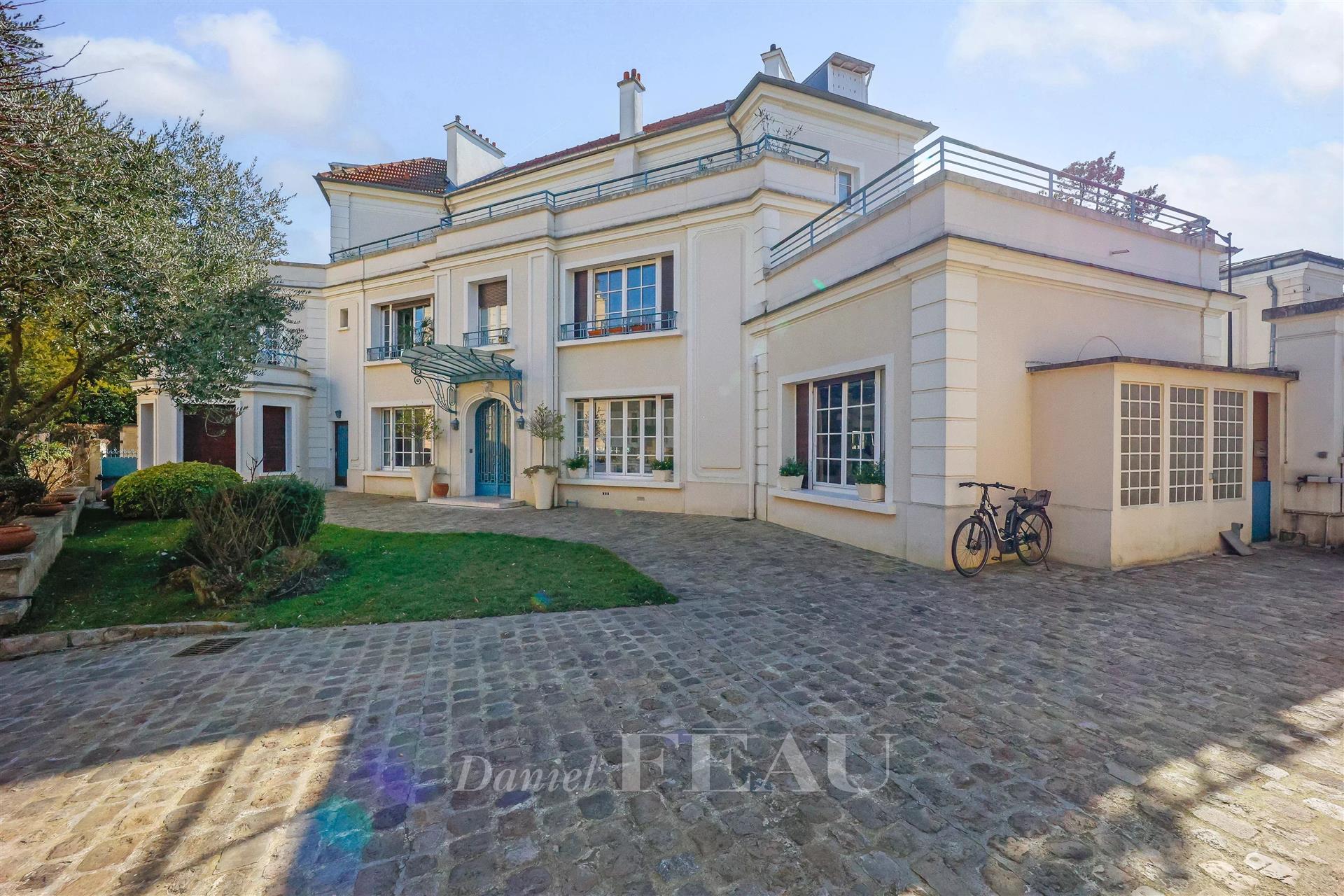 Saint-Germain-En-Laye - Alsace - Apartment in a private mansion