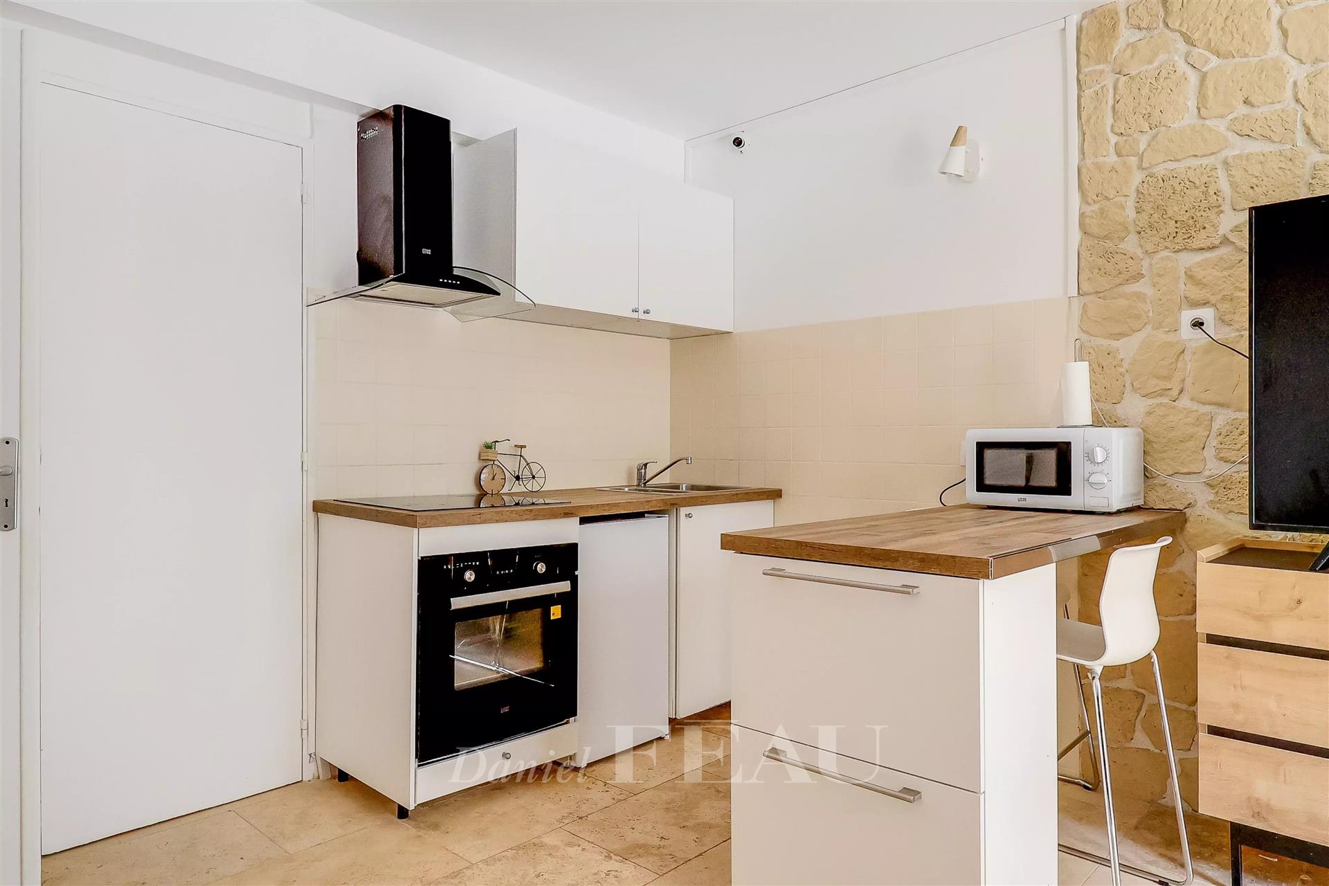 Saint-Germain-En-Laye – A 3-room apartment with a parking space