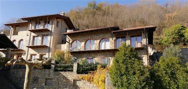 Krásný rekreační dům uprostřed Piemonte / Itálie