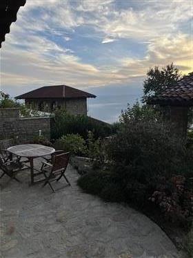 Krásny dovolenkový dom uprostred Piemonte / Taliansko