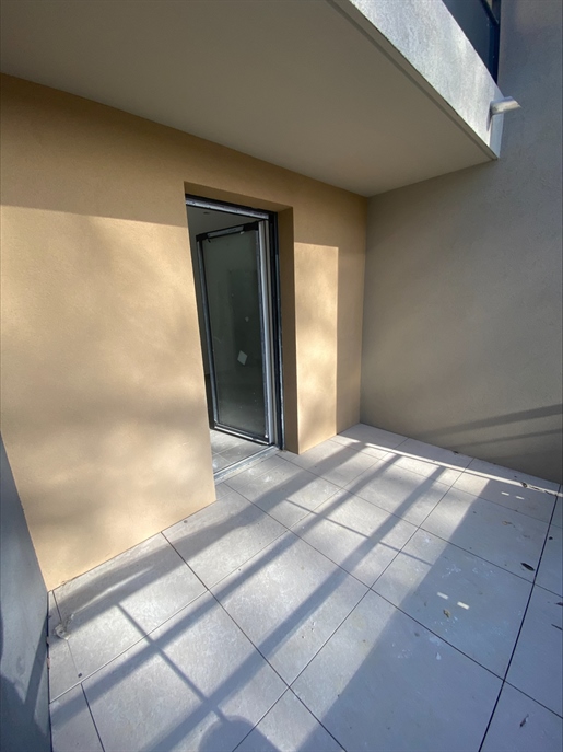 Beau T3 En Residence Securisee - Terrasse- Emplacement Ideal Les Angles - Stationnement Privatif