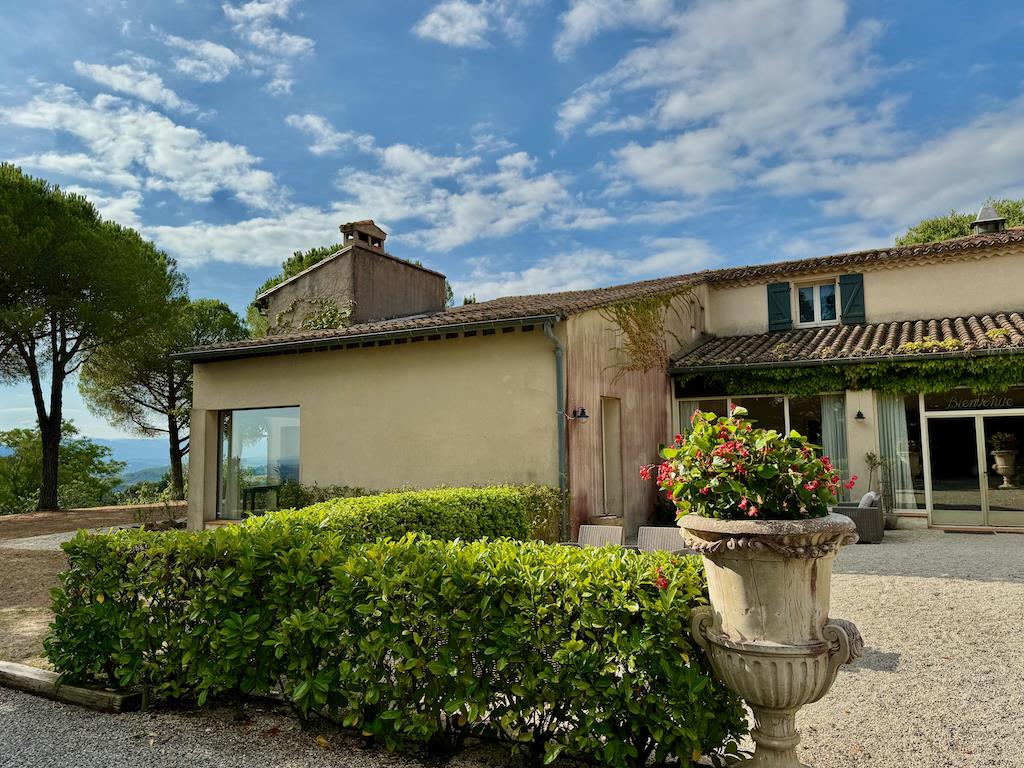 Country Estate in prime location