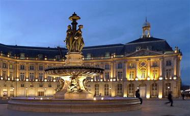 Exceptional location and rare Grand Théâtre district of Bordeaux