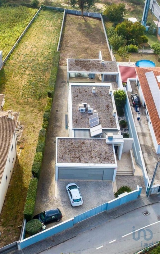 Housing with 5 Rooms in Aveiro with 477,00 m²