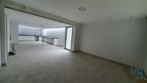 Maison T3 à Aveiro de 450,00 m²