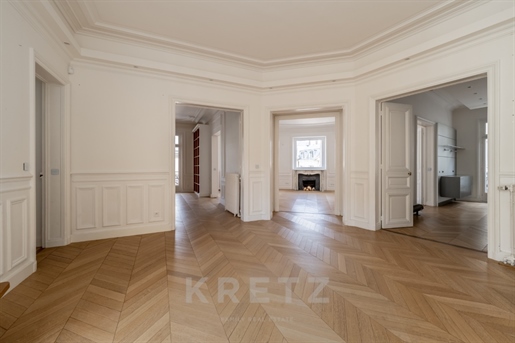 Family apartment in the heart of the 7th arrondissement