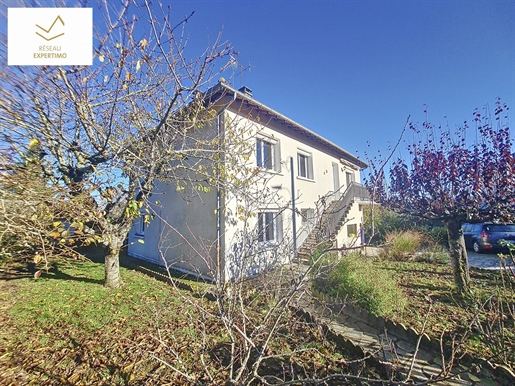 House with 8 rooms to buy for family with children in Rignac