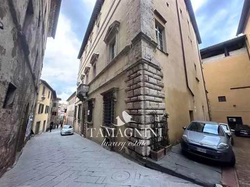 Montepulciano for sale finest apartment in historic building
