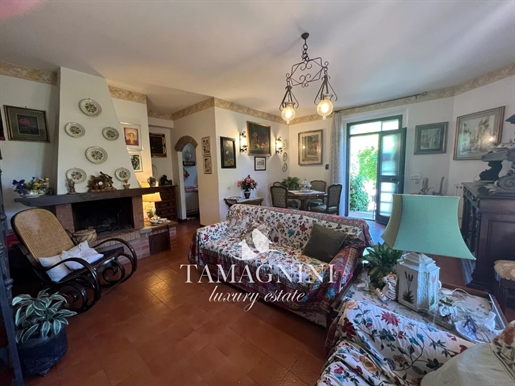 Sarteano tuscany house for sale with garden