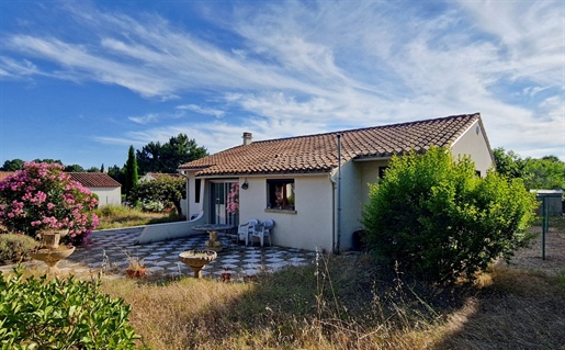 A vendre - Proche d'Uzès, Agréable villa de plain-pied de 110m2 + studio 35m2