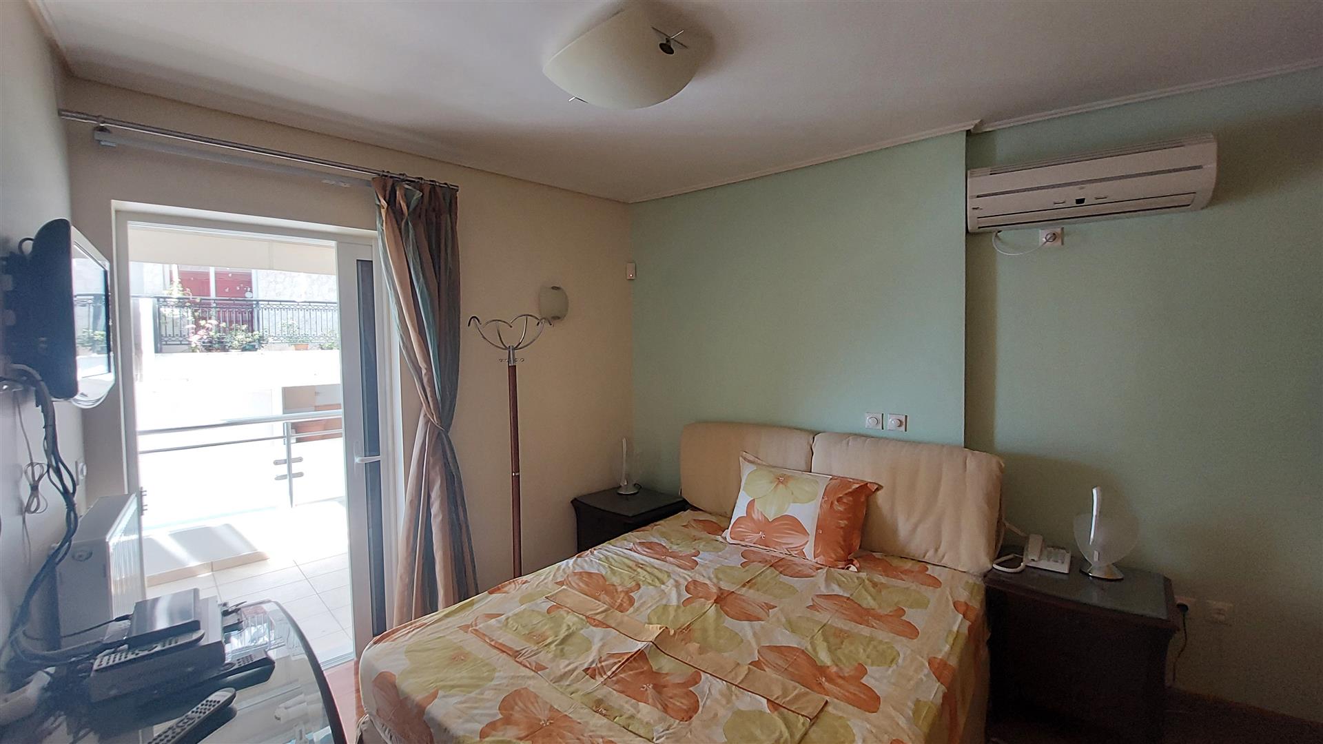 Sea Front apartment in Piraeus 