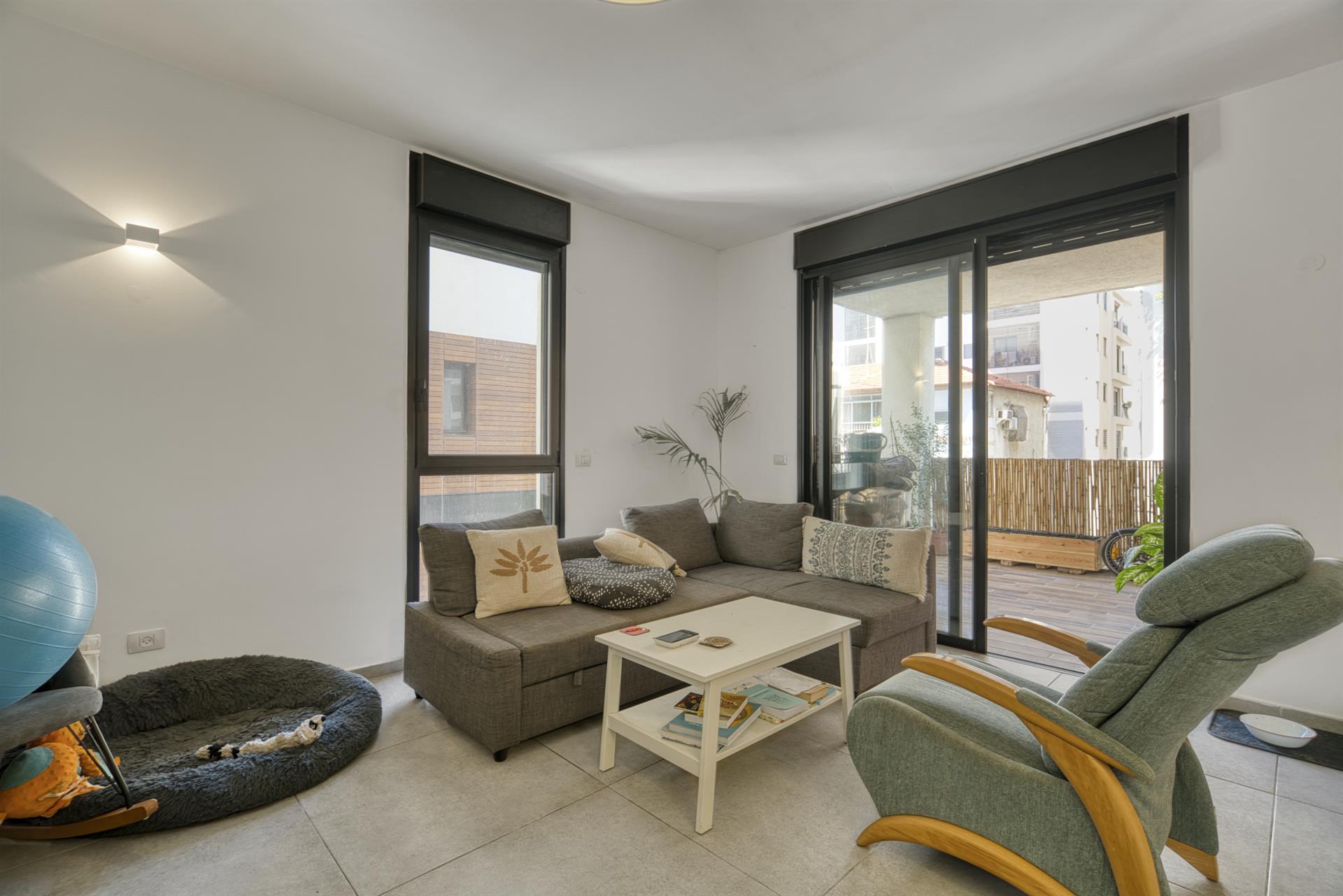 A 3-room apartment on Itamar Street