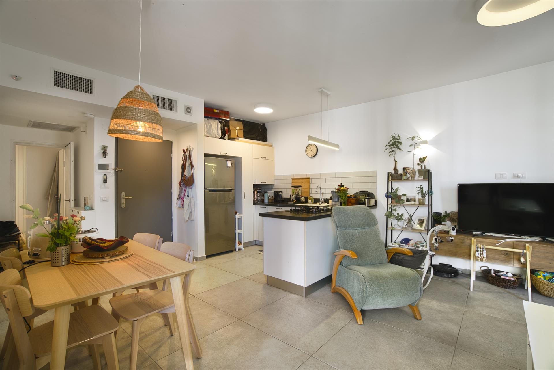 A 3-room apartment on Itamar Street
