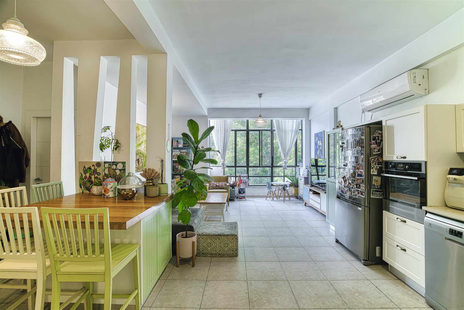 4-Room Apartment on Yehuda HaMacabi Street