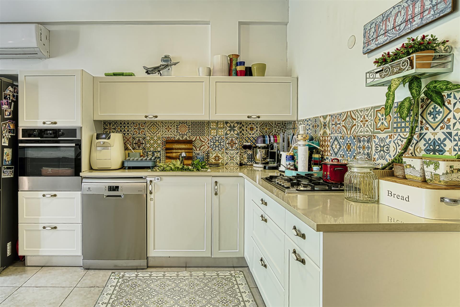 4-Room Apartment on Yehuda HaMacabi Street