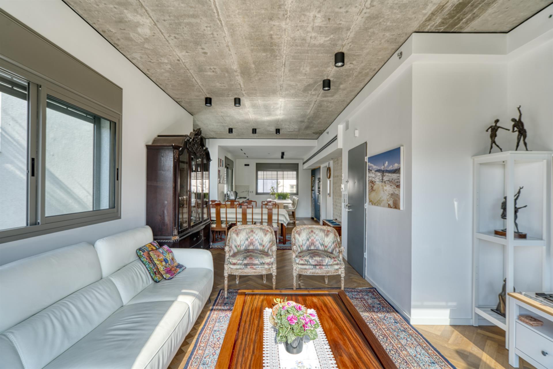 A 3-room apartment on Hashmonaim Street