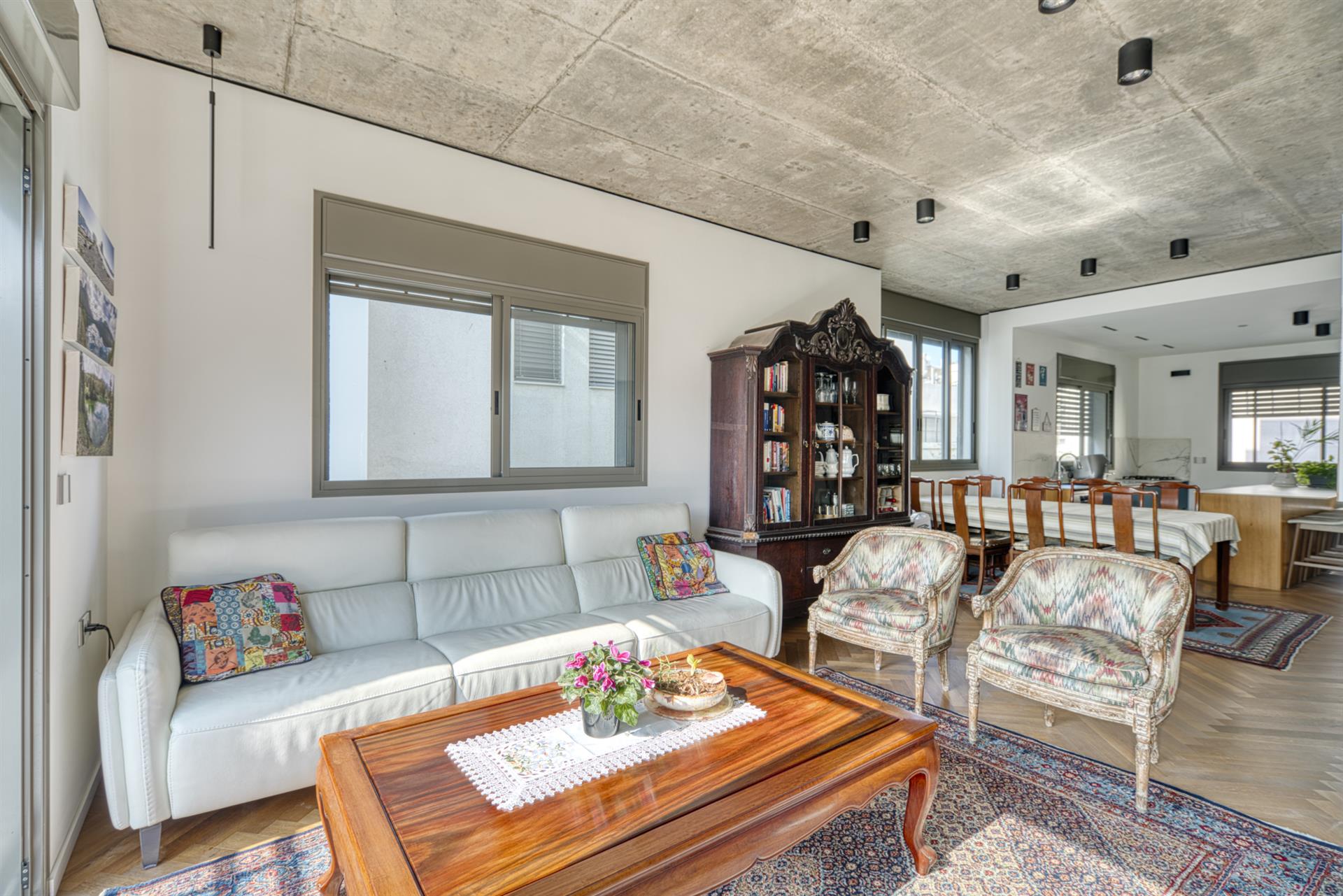 A 3-room apartment on Hashmonaim Street