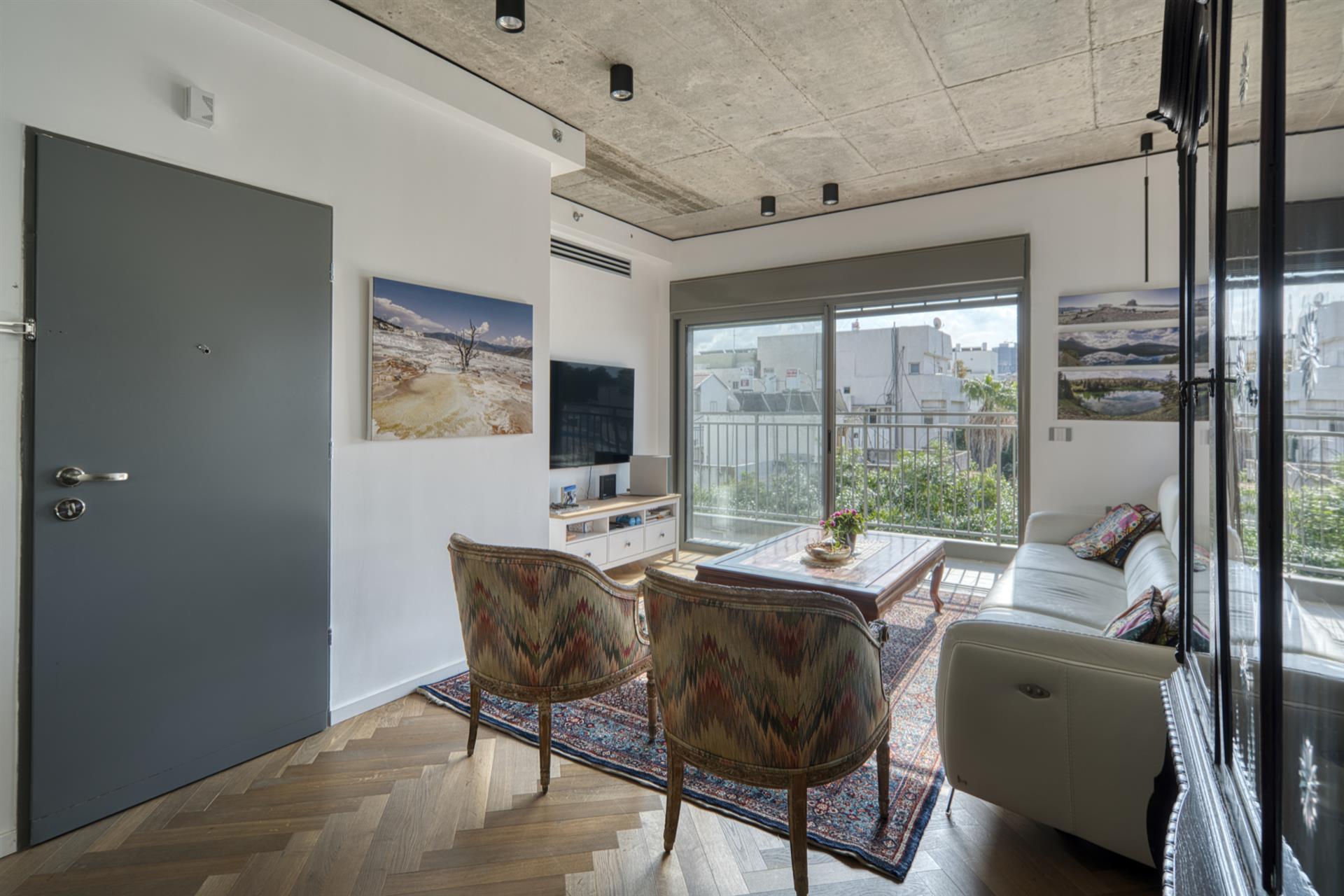 A 3-room apartment on Hashmonaim Street