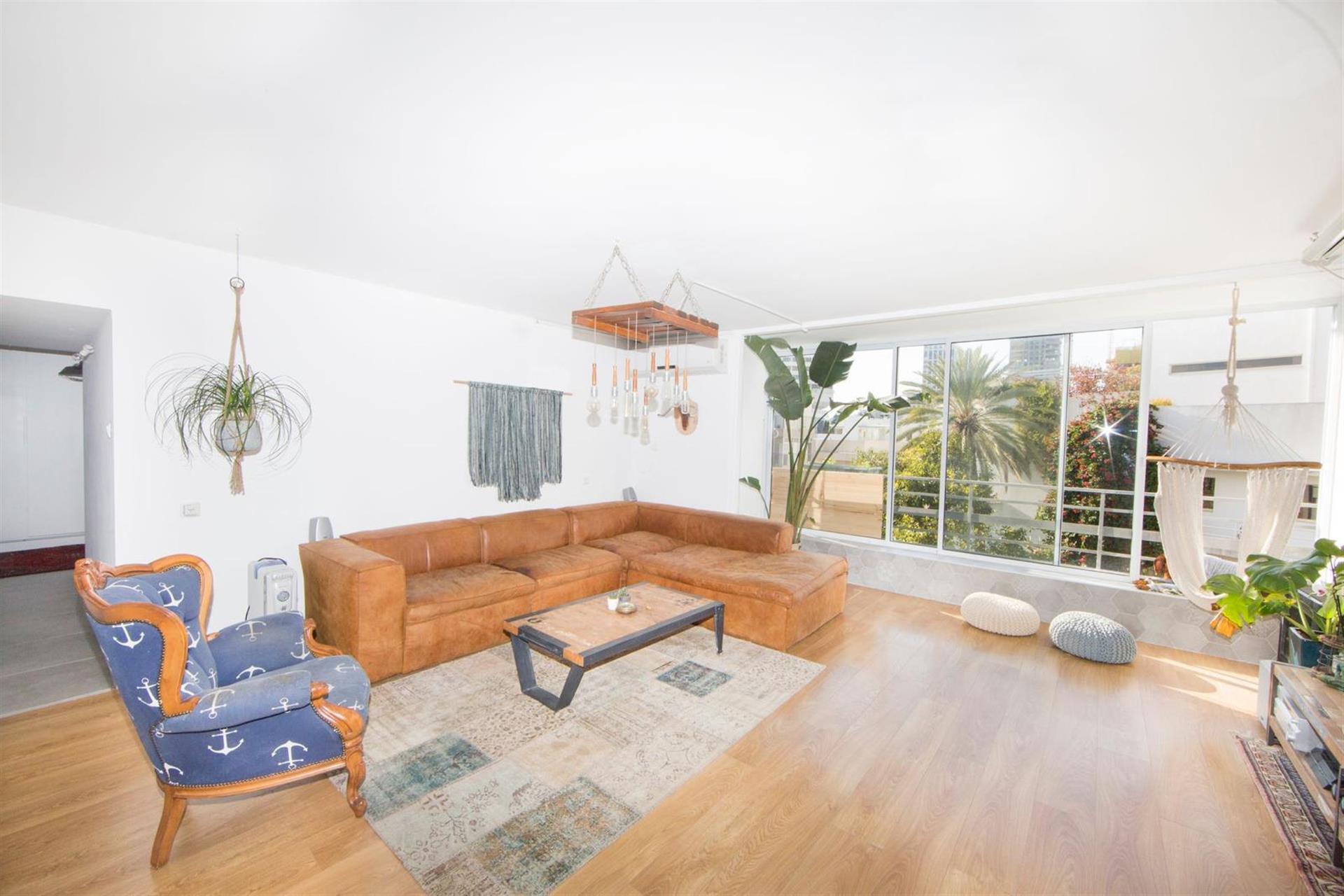 3.5-Room Apartment on Has Street