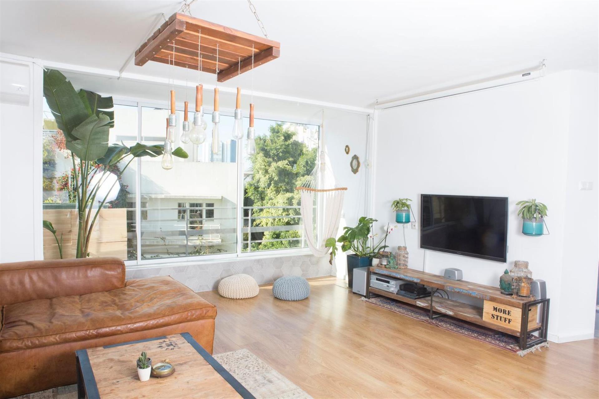 3.5-Room Apartment on Has Street
