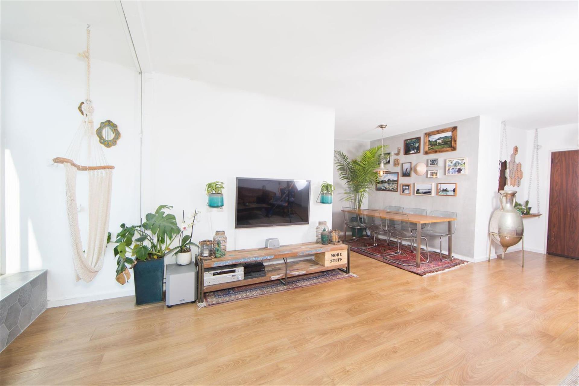 3.5-Room Apartment on Has Street