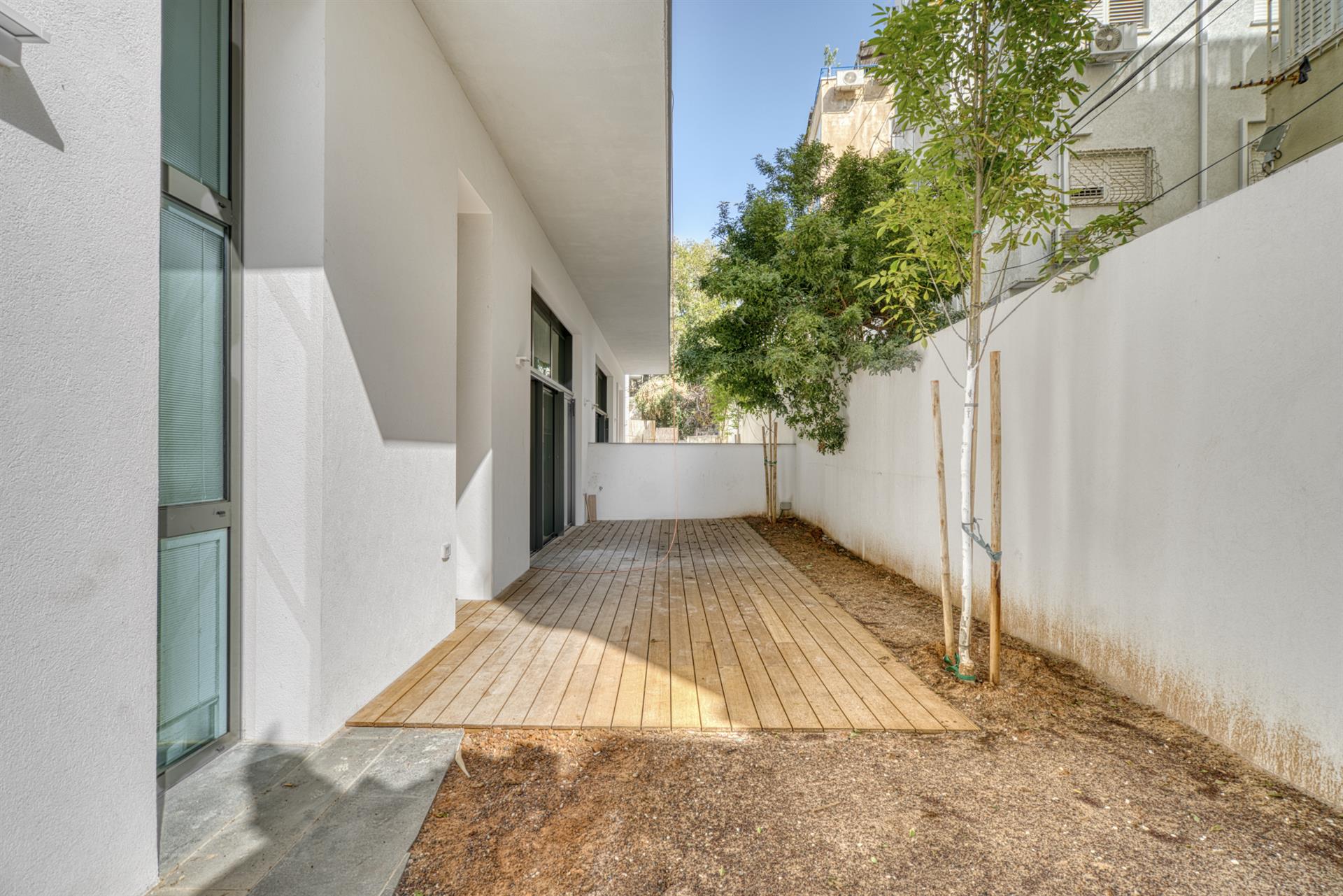 6-Room Garden Apartment on Ben Yehuda Street