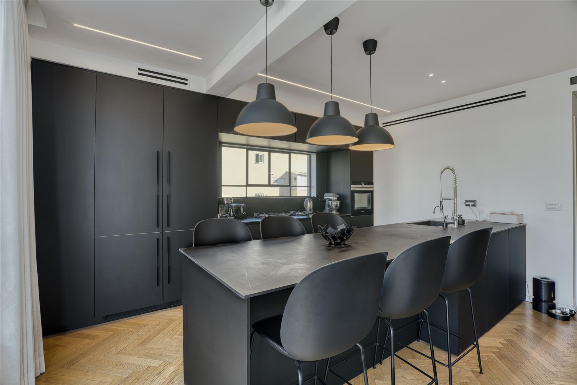3-Room Apartment on Nordau Boulevard