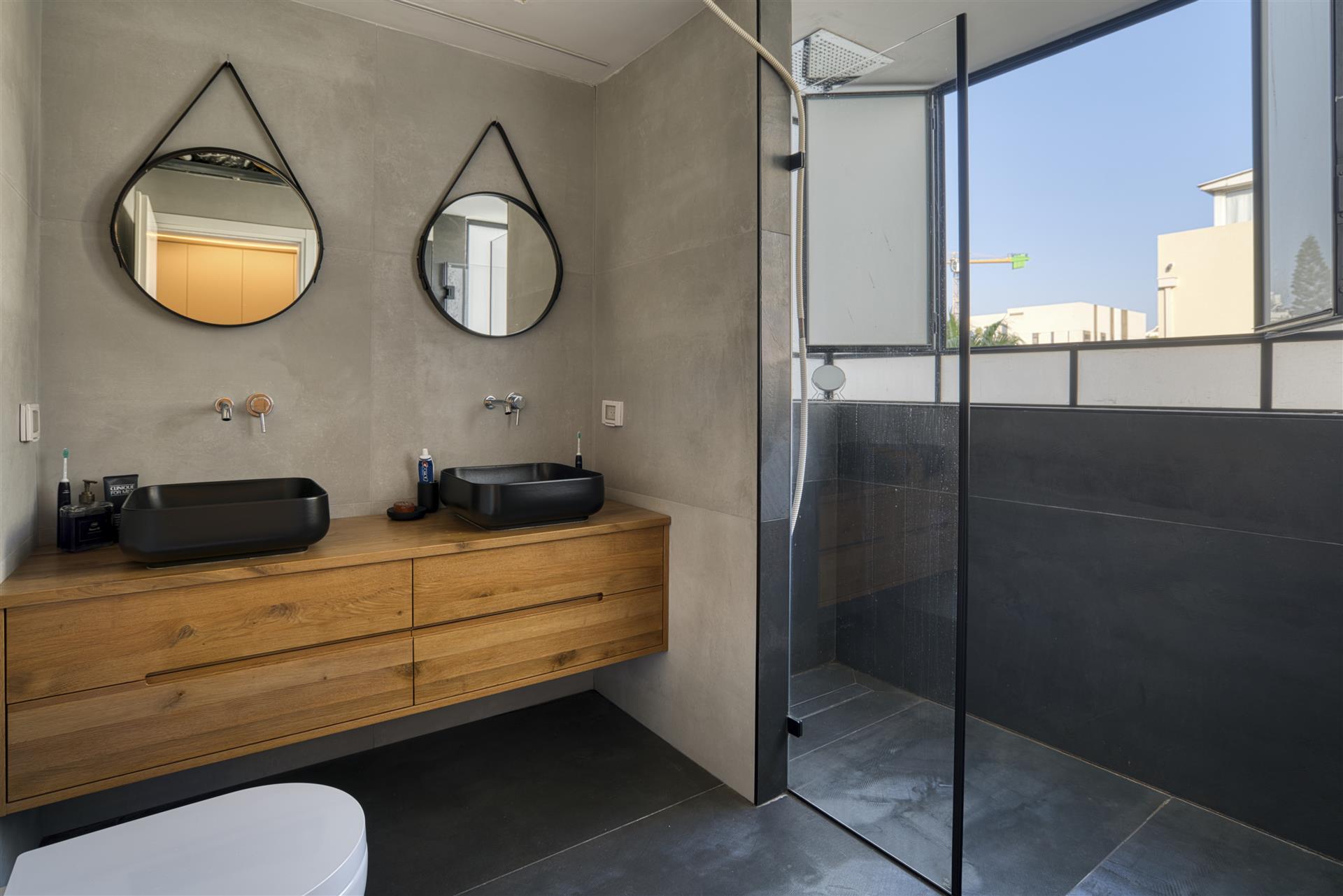 3-Room Apartment on Nordau Boulevard