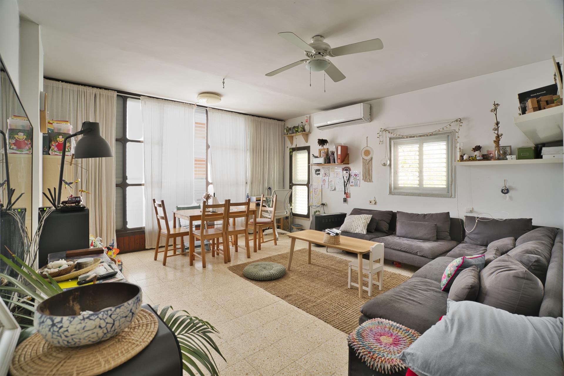 3-Room Apartment on Louis Marshall Street