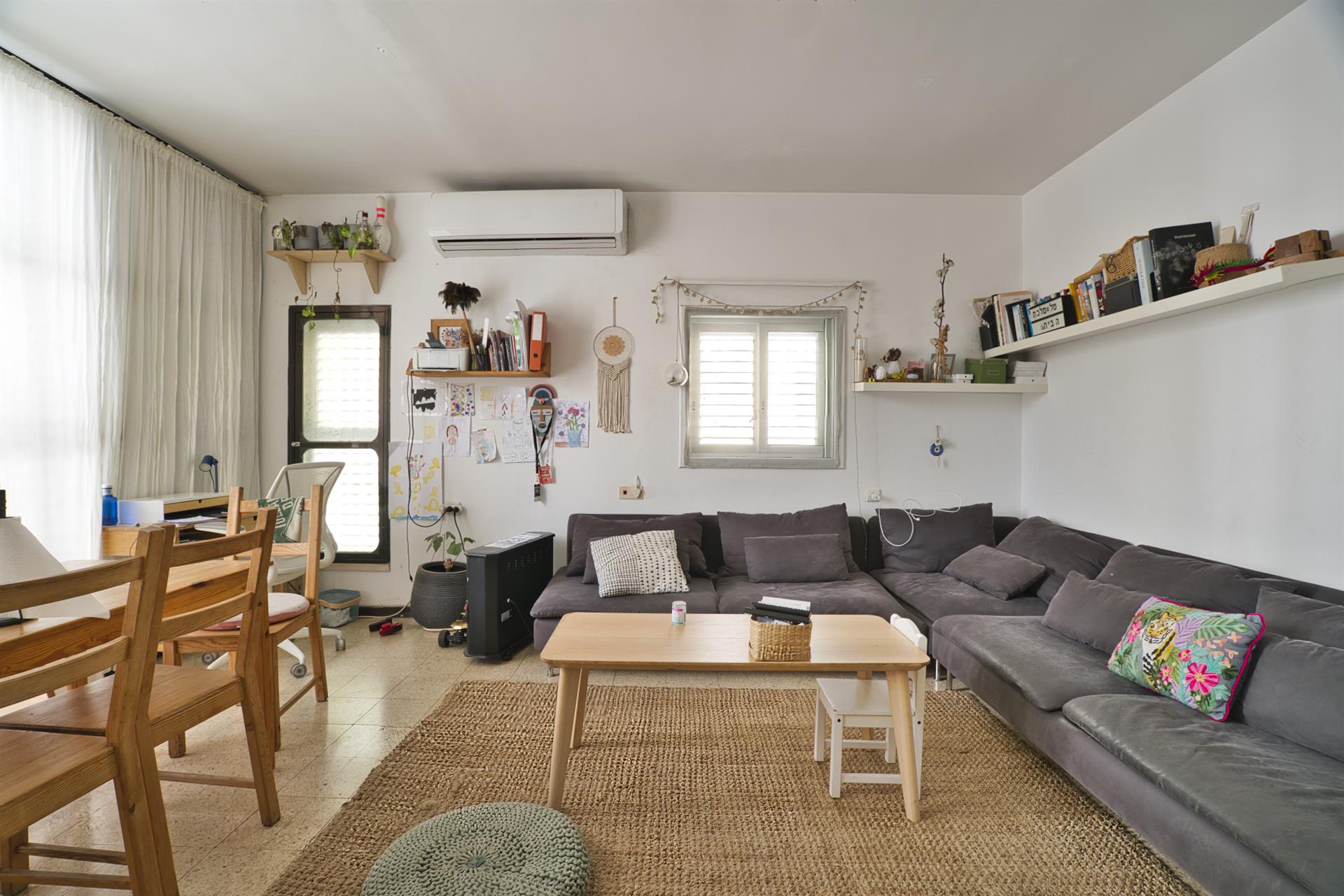 3-Room Apartment on Louis Marshall Street