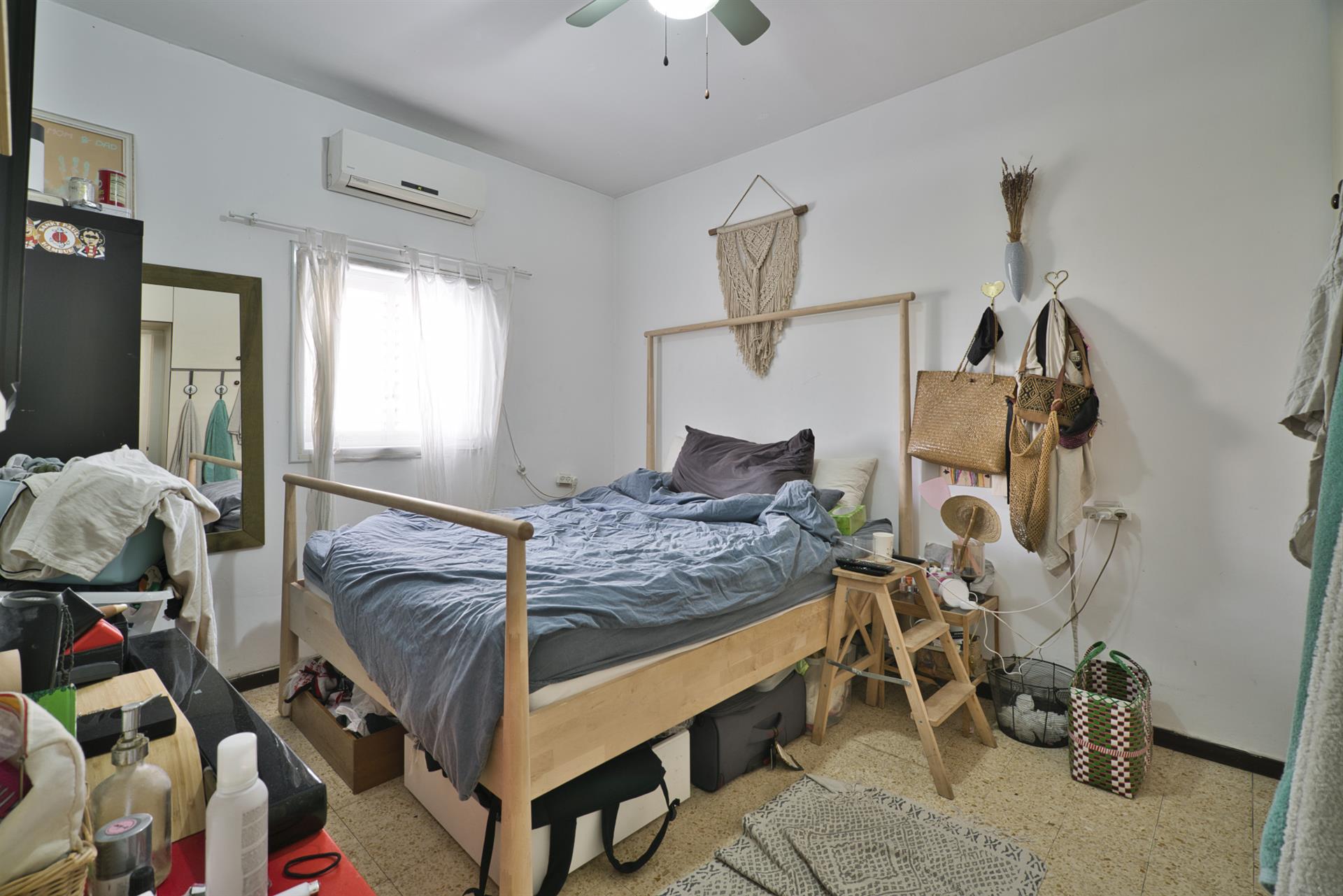 3-Room Apartment on Louis Marshall Street