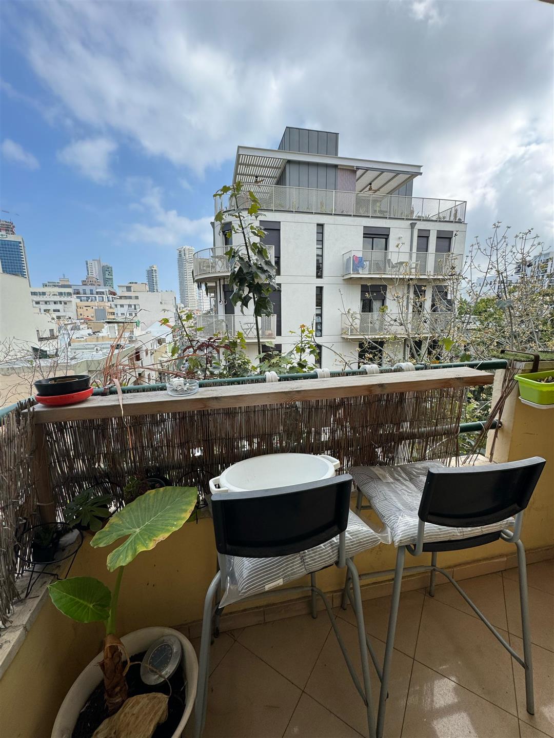 A 2-room apartment on HaChalutzim Street