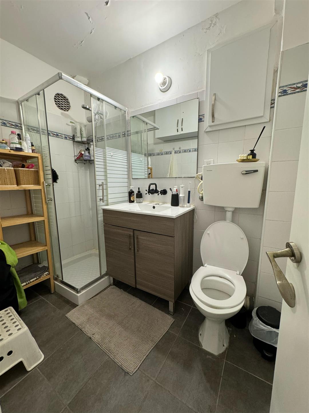 A 2-room apartment on HaChalutzim Street