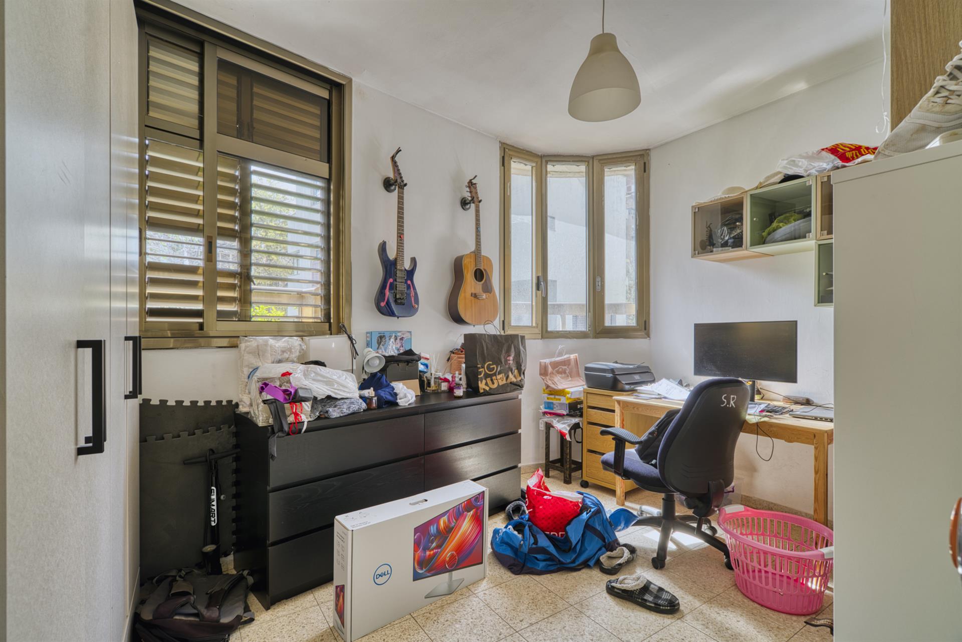 A 3-room apartment on Peretz Hayot Street